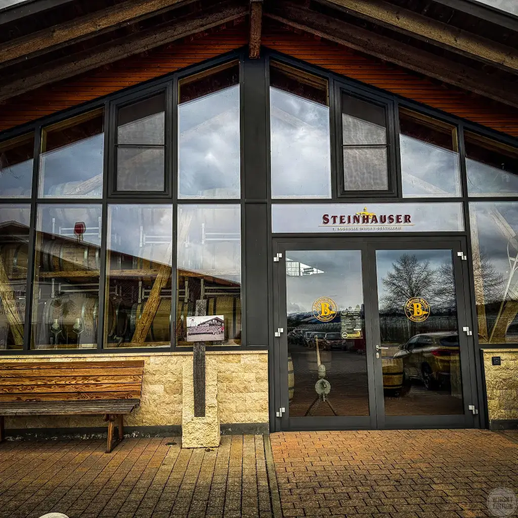 Der Eingang der Steinhauser Destillerie in Kressbronn am Bodensee